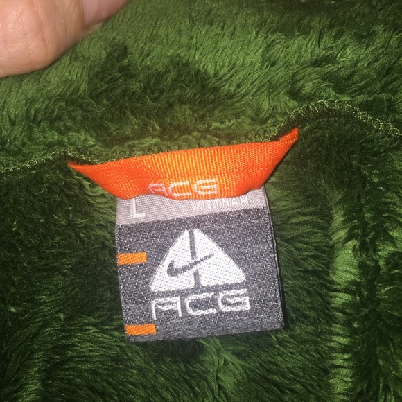 Nike ACG Jacket - Picture 2 of 8
